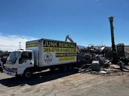 Professional Junk Removal Services in Limestone Creek, FL